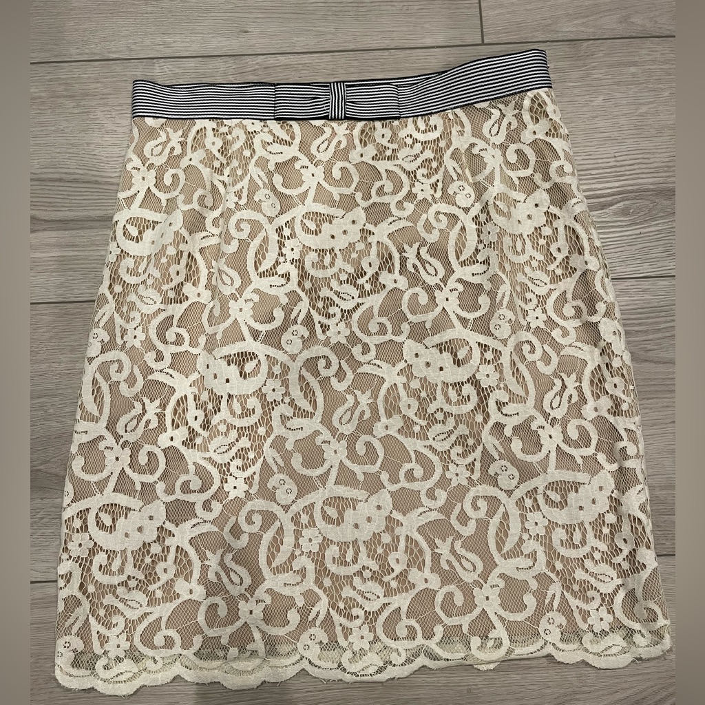 Cream Lace Skirt With Nude Lining And Navy/White Bow Waist Size Medium